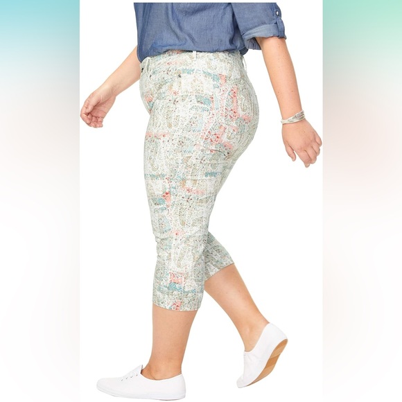 NYDJ Women's Ivory, Green, Paisley Marilyn Straight Crop Capris Plus Size 14 - Picture 8 of 9